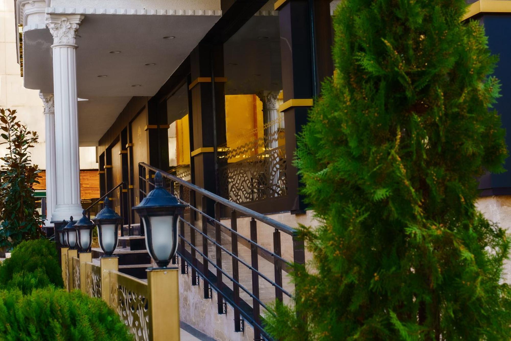 Bayrak Grand Hotel Трабзон Екстериор снимка