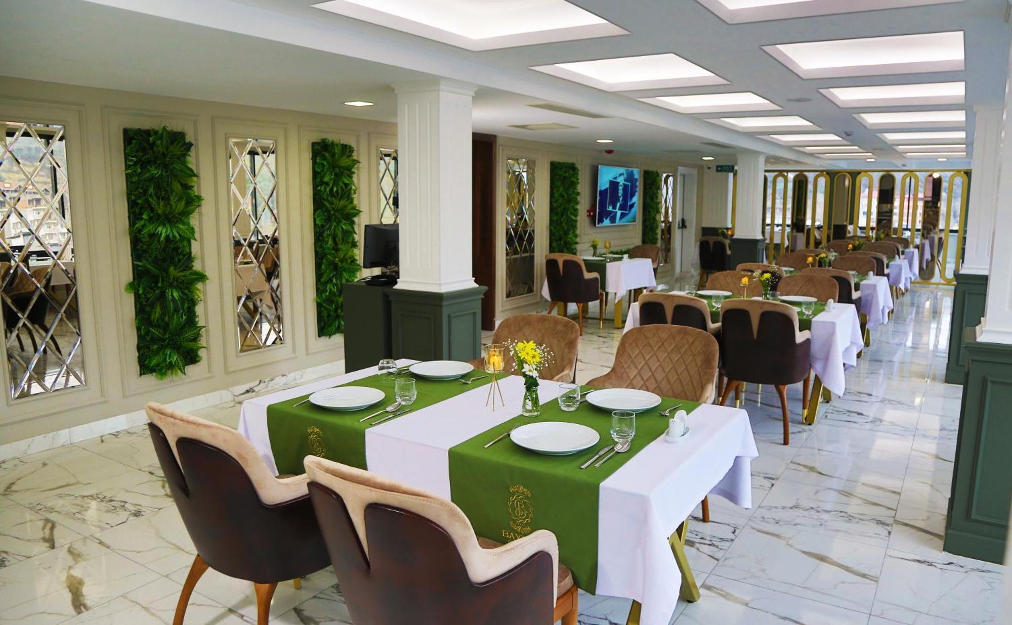 Bayrak Grand Hotel Трабзон Екстериор снимка