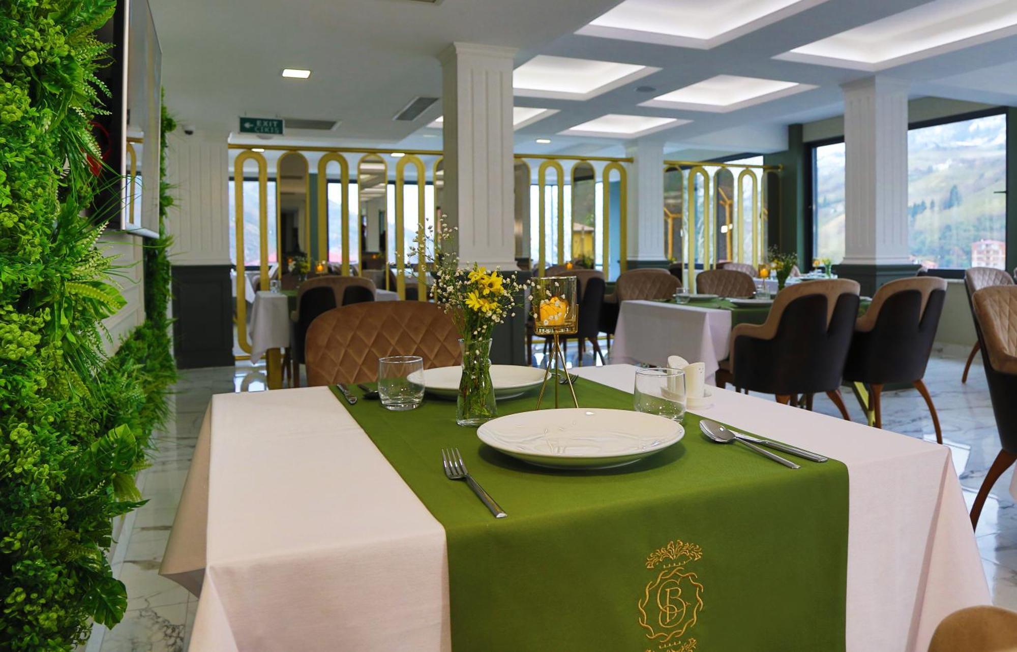 Bayrak Grand Hotel Трабзон Екстериор снимка